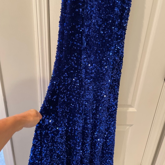 Bright royal blue evening gown with sparkle. 0-2(small) - Picture 4 of 6
